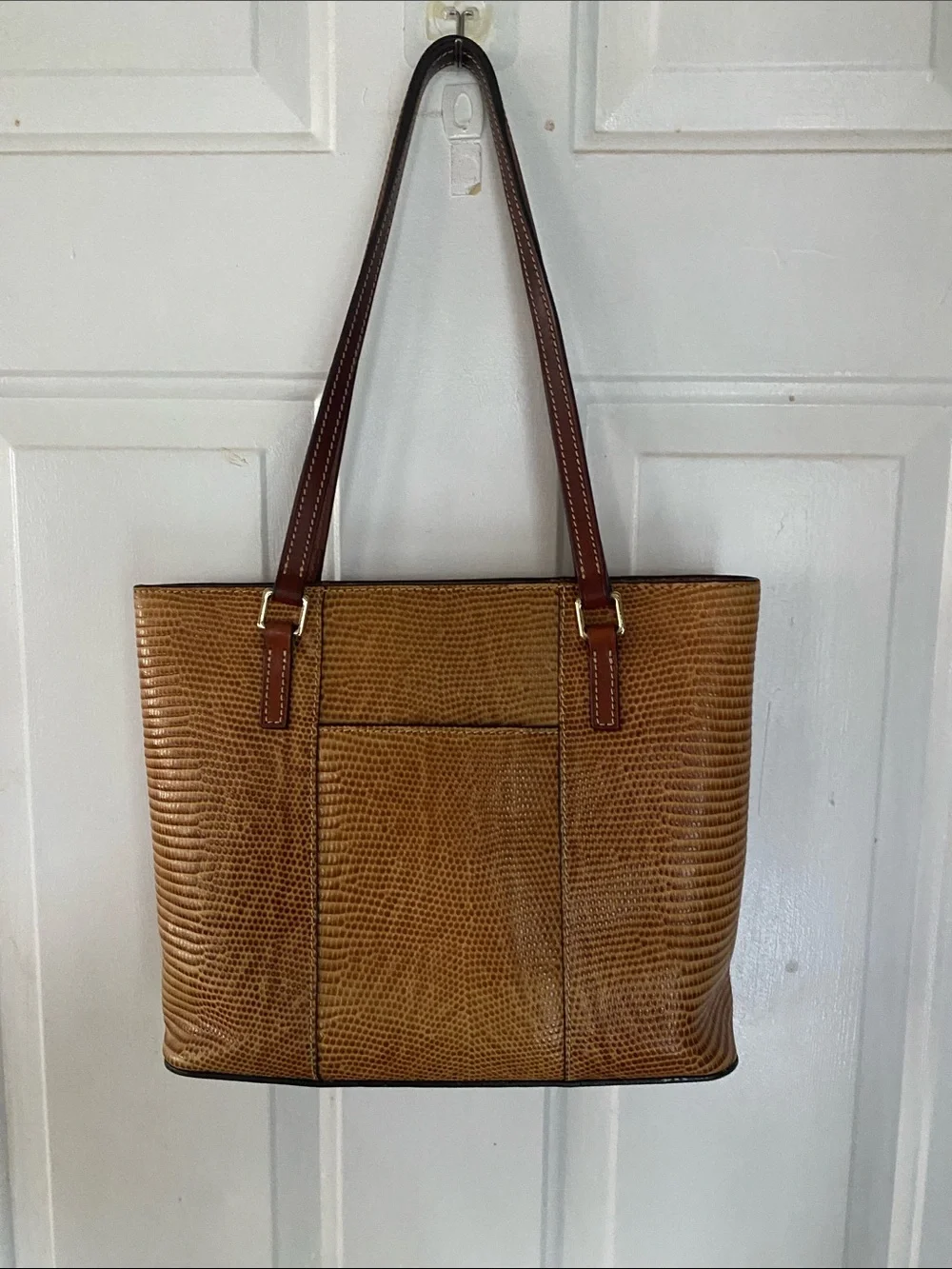 Dooney & Bourke classic dooney